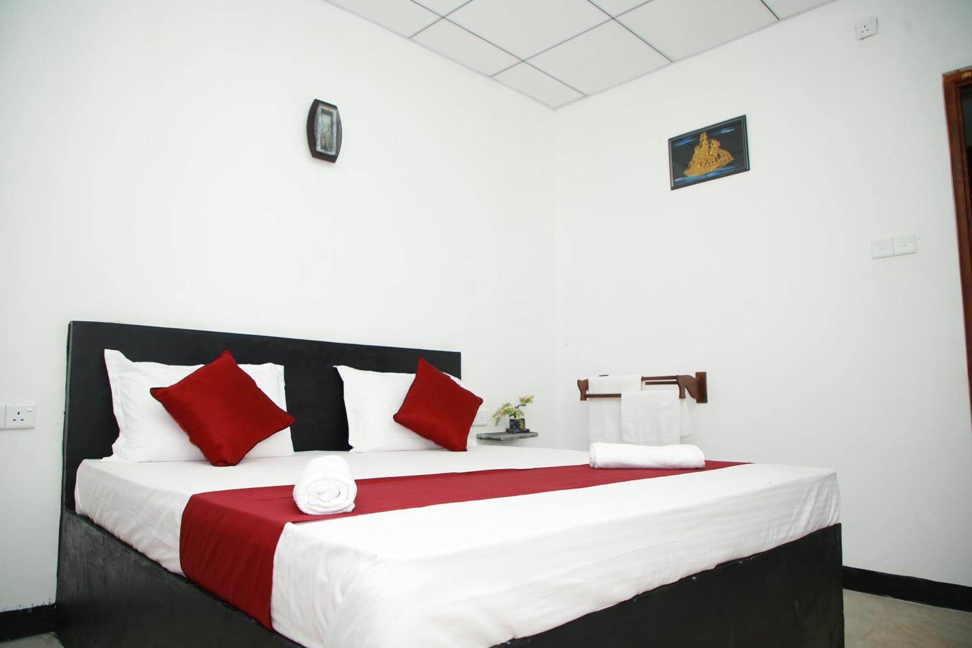Samee Dream Guest Hotel Midigama Luaran gambar