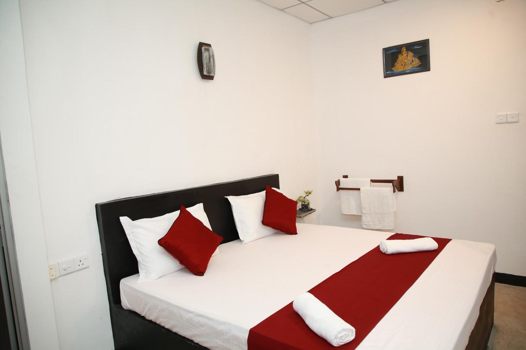 Samee Dream Guest Hotel Midigama Luaran gambar